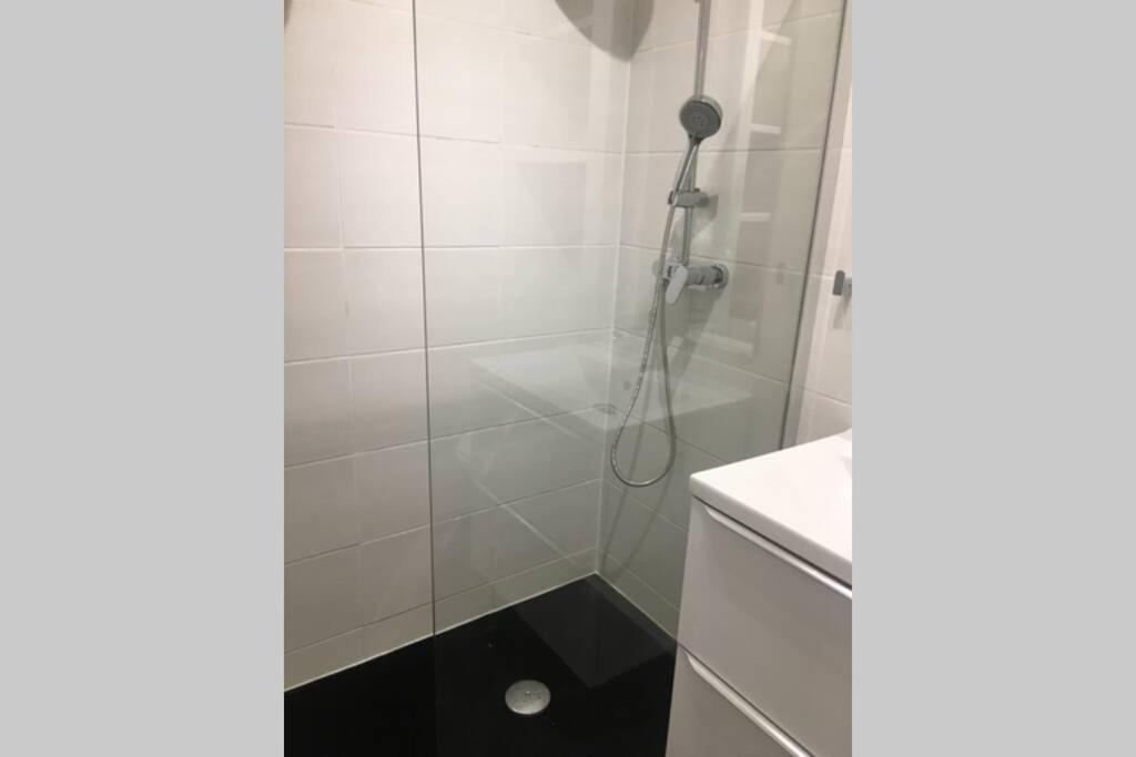 Studio Meuble Proche Plages Et Vieille Ville أنتيب المظهر الخارجي الصورة